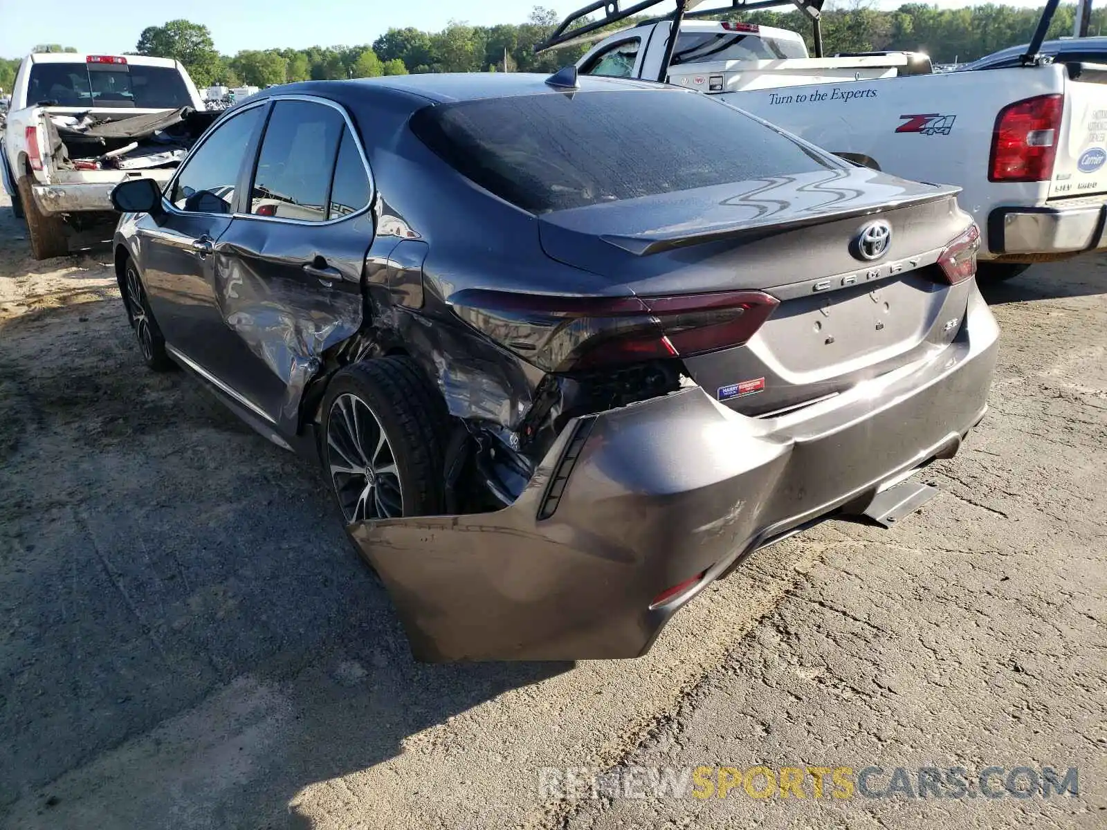 3 Фотография поврежденного автомобиля 4T1B11HK2KU169705 TOYOTA CAMRY 2019