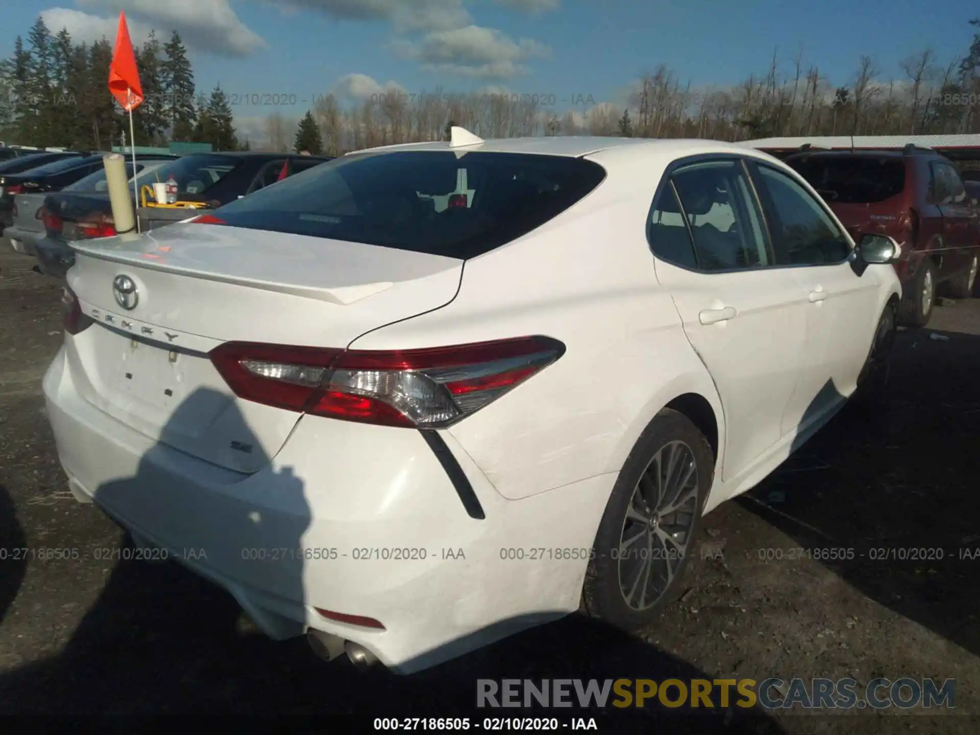 4 Photograph of a damaged car 4T1B11HK2KU172748 TOYOTA CAMRY 2019