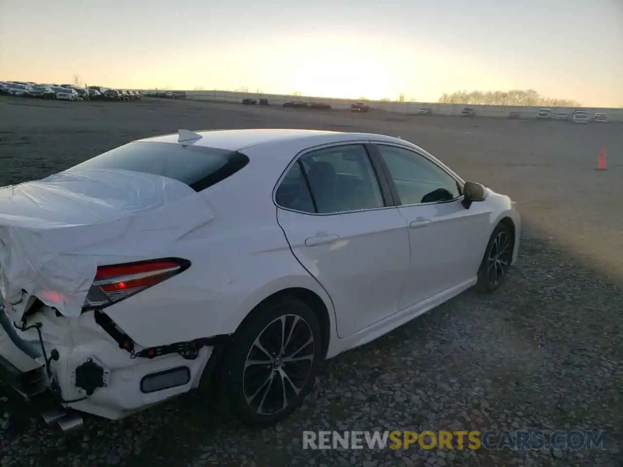 4 Photograph of a damaged car 4T1B11HK2KU179022 TOYOTA CAMRY 2019