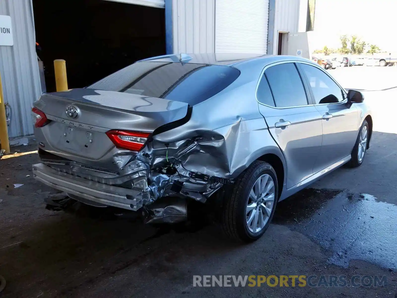 4 Photograph of a damaged car 4T1B11HK2KU179344 TOYOTA CAMRY 2019