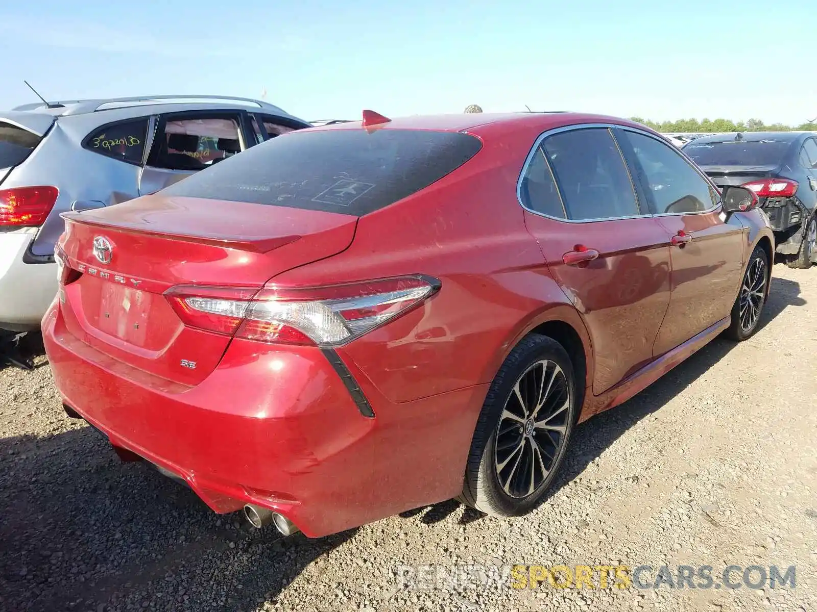 4 Фотография поврежденного автомобиля 4T1B11HK2KU179697 TOYOTA CAMRY 2019