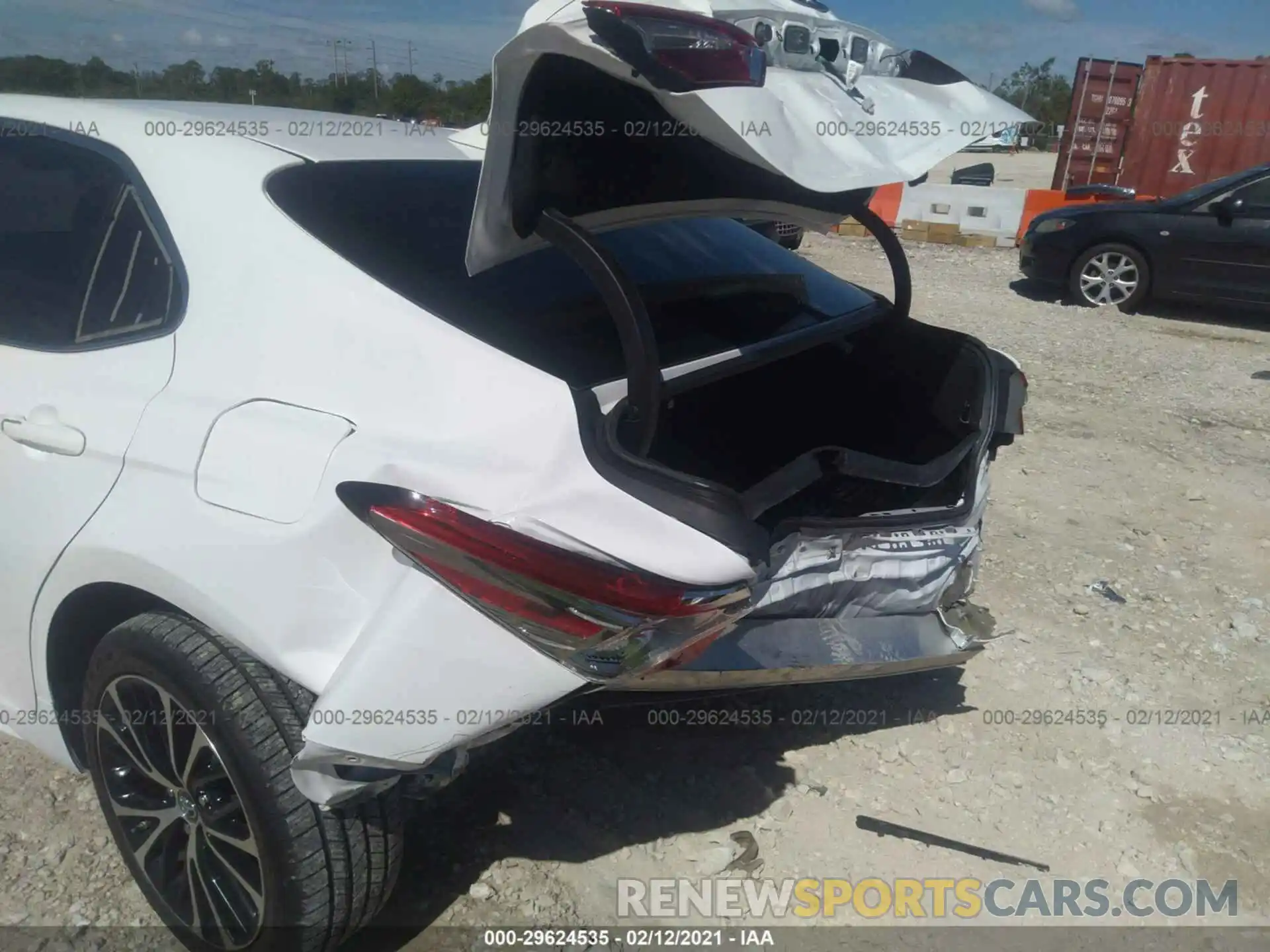 6 Photograph of a damaged car 4T1B11HK2KU182602 TOYOTA CAMRY 2019