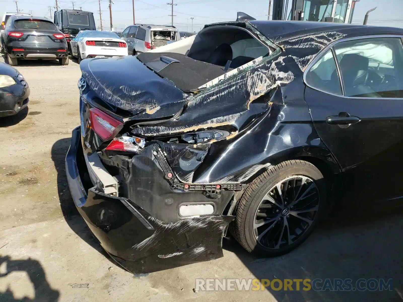 9 Photograph of a damaged car 4T1B11HK2KU184754 TOYOTA CAMRY 2019