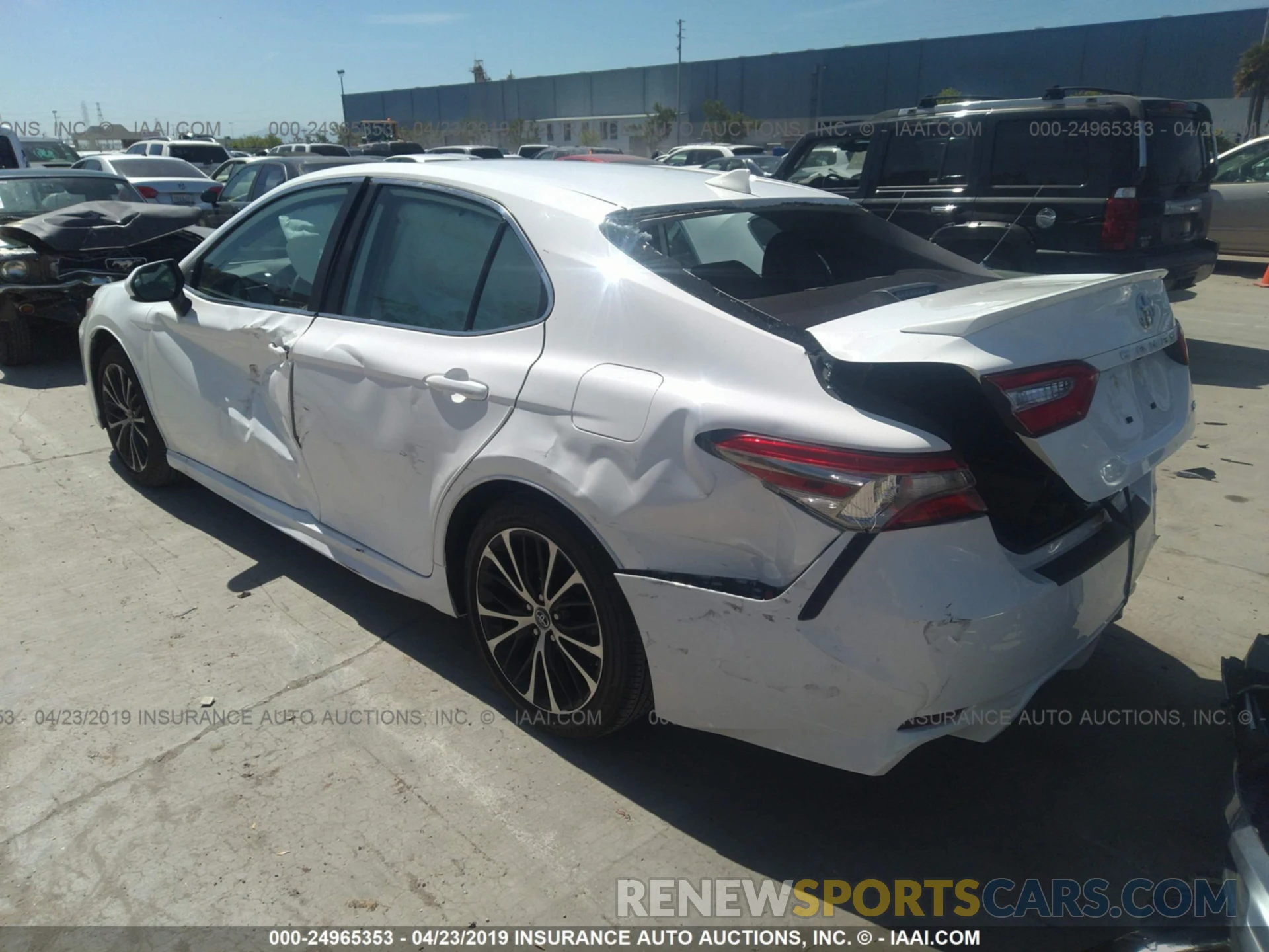 3 Photograph of a damaged car 4T1B11HK2KU185242 TOYOTA CAMRY 2019