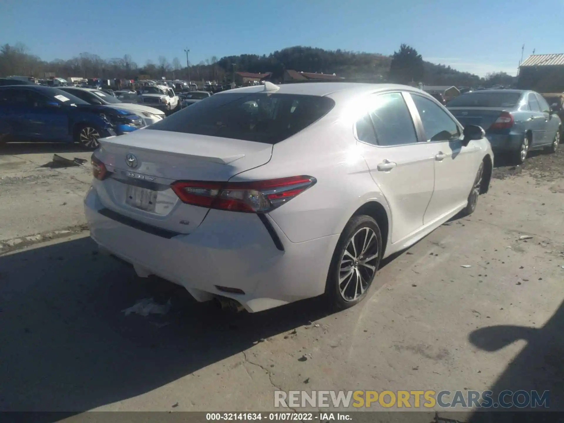 4 Photograph of a damaged car 4T1B11HK2KU190067 TOYOTA CAMRY 2019