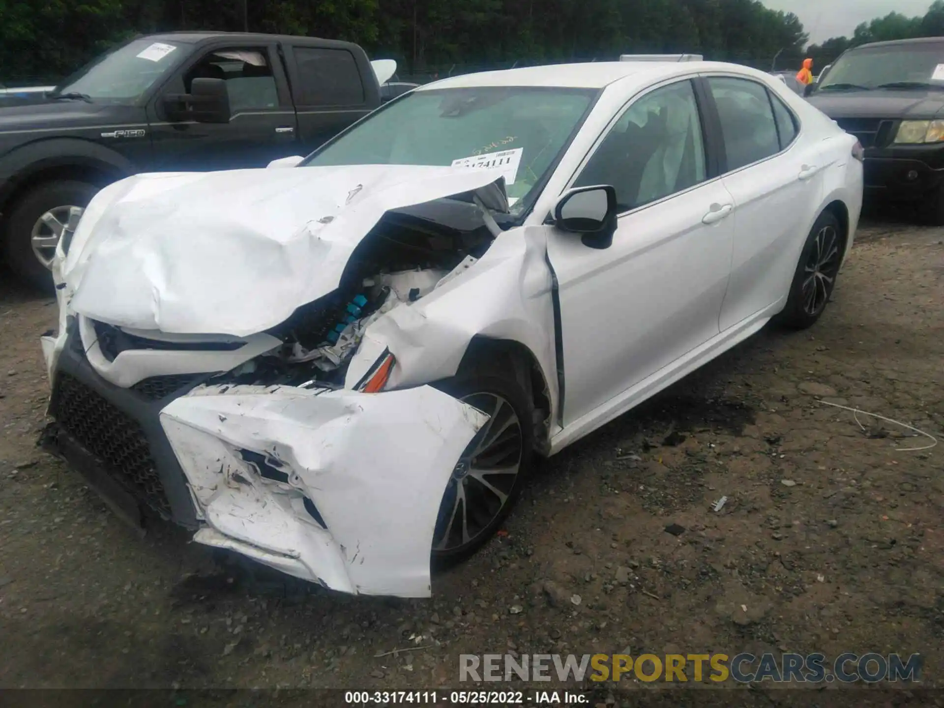 2 Photograph of a damaged car 4T1B11HK2KU194068 TOYOTA CAMRY 2019