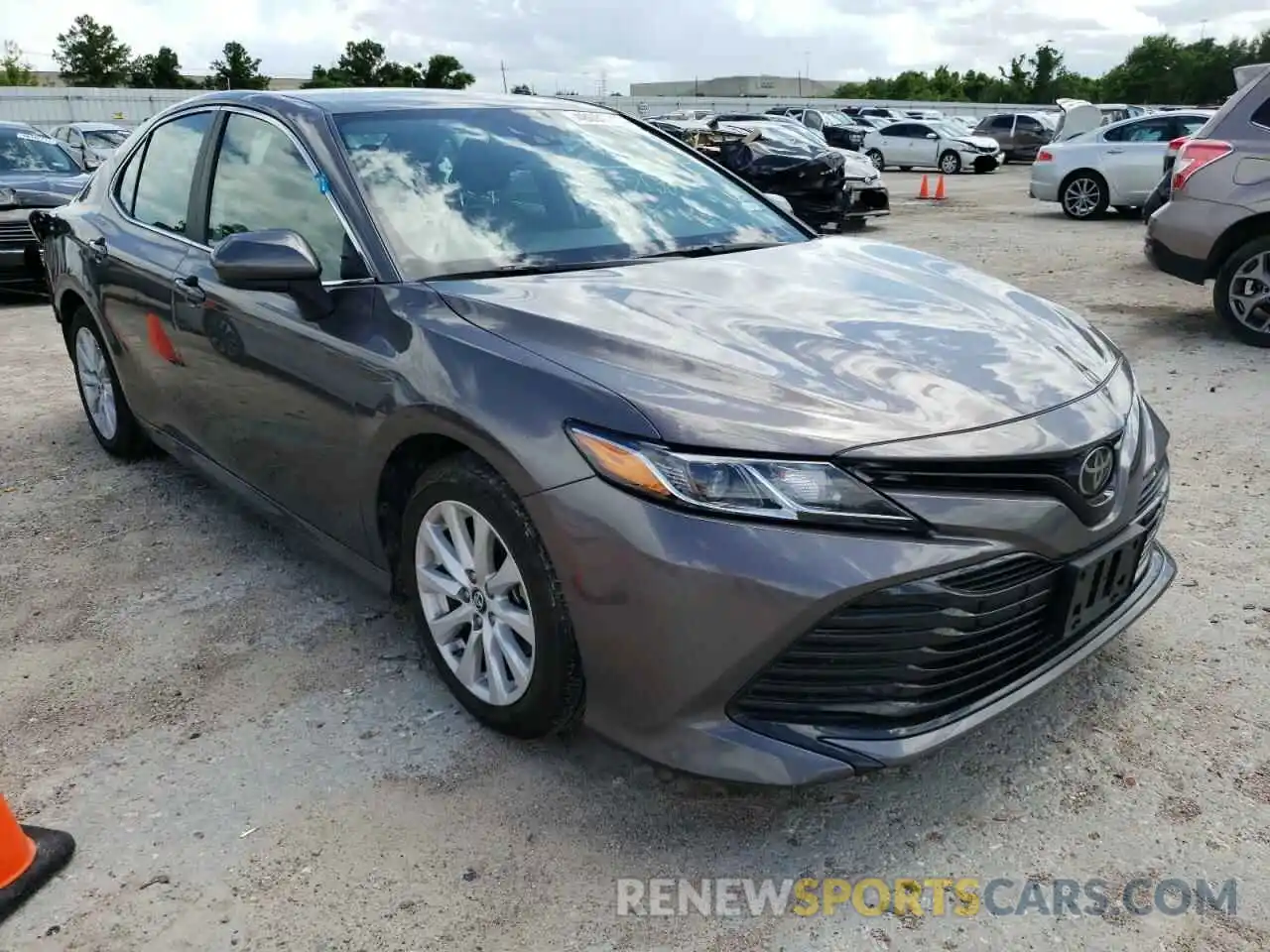 1 Photograph of a damaged car 4T1B11HK2KU194622 TOYOTA CAMRY 2019