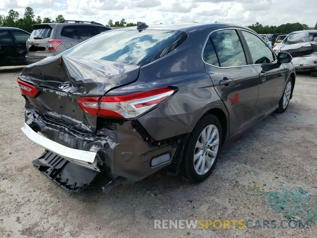 4 Photograph of a damaged car 4T1B11HK2KU194622 TOYOTA CAMRY 2019