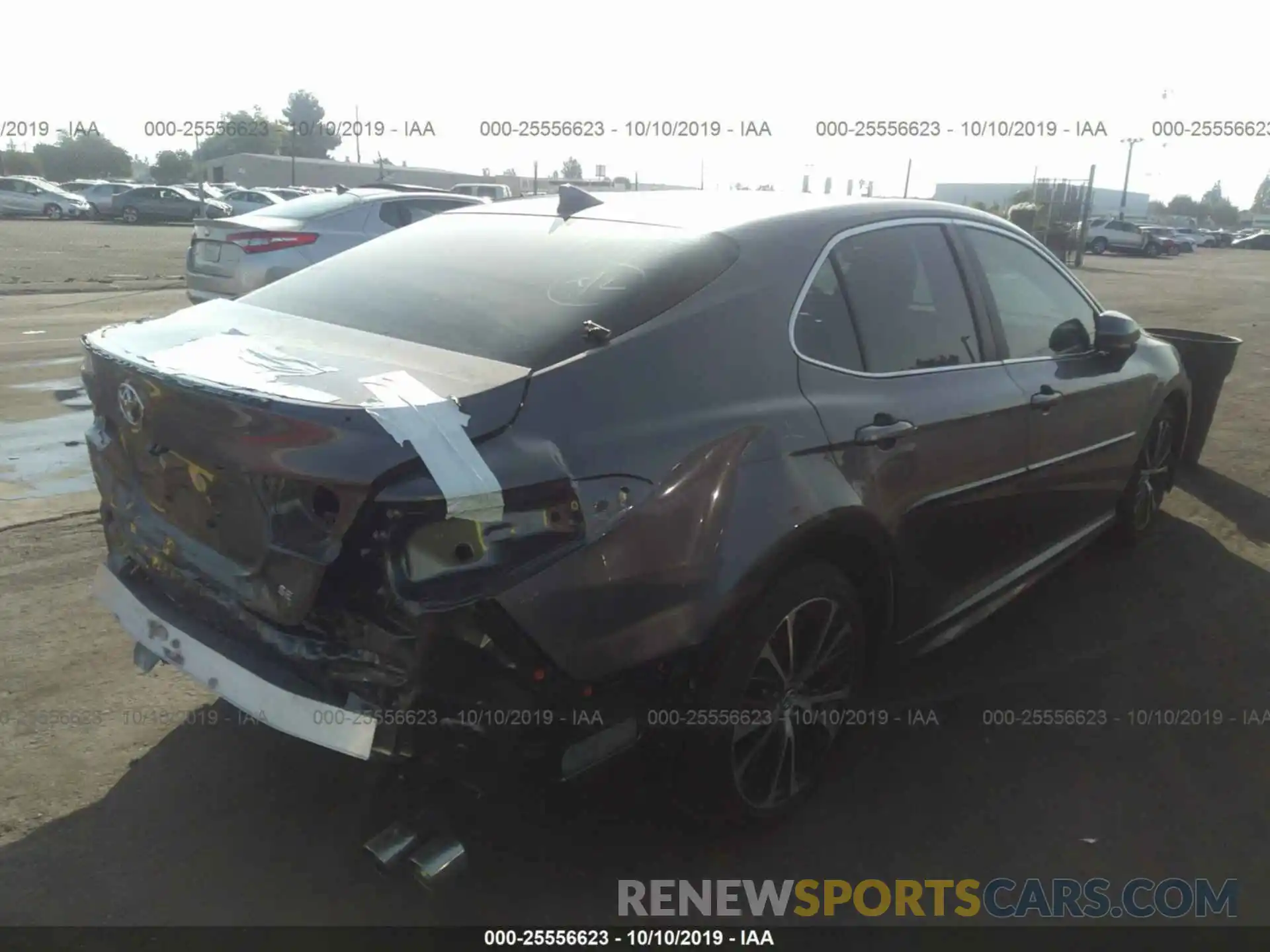 4 Photograph of a damaged car 4T1B11HK2KU195477 TOYOTA CAMRY 2019