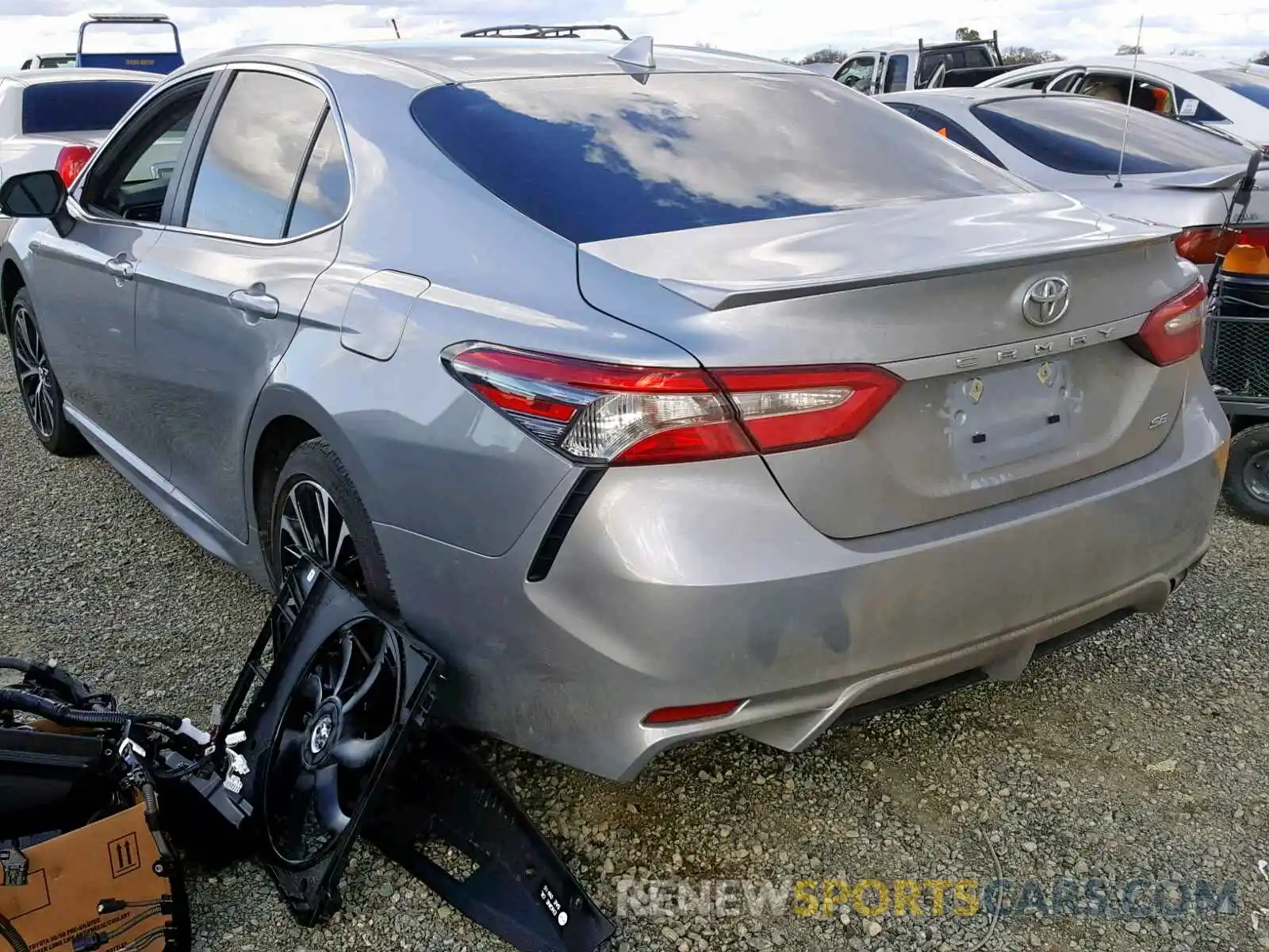 3 Photograph of a damaged car 4T1B11HK2KU195608 TOYOTA CAMRY 2019