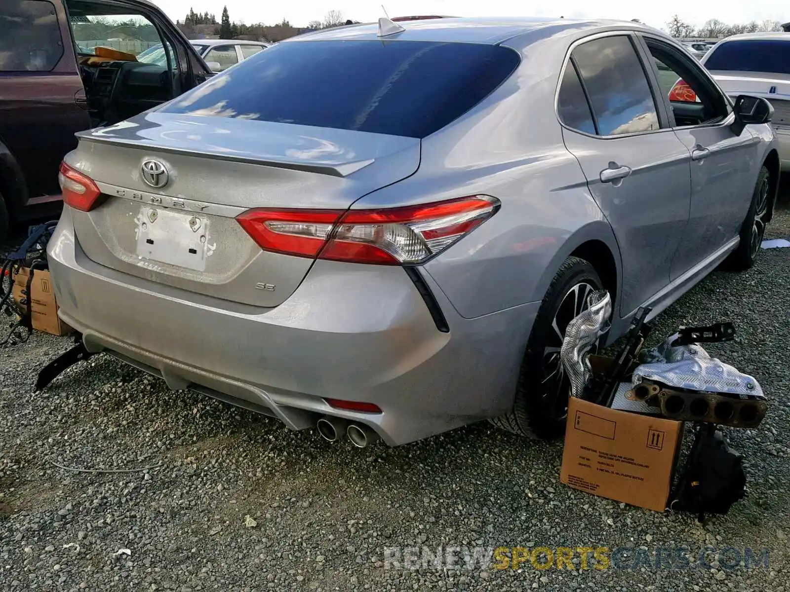 4 Photograph of a damaged car 4T1B11HK2KU195608 TOYOTA CAMRY 2019