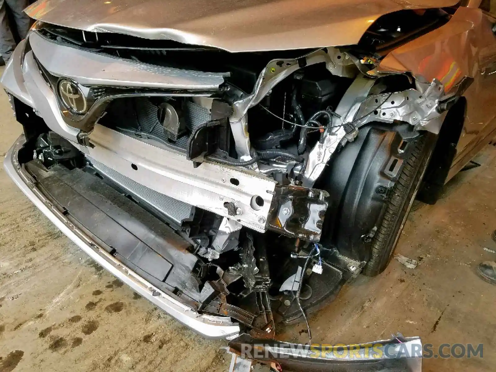 9 Photograph of a damaged car 4T1B11HK2KU198136 TOYOTA CAMRY 2019