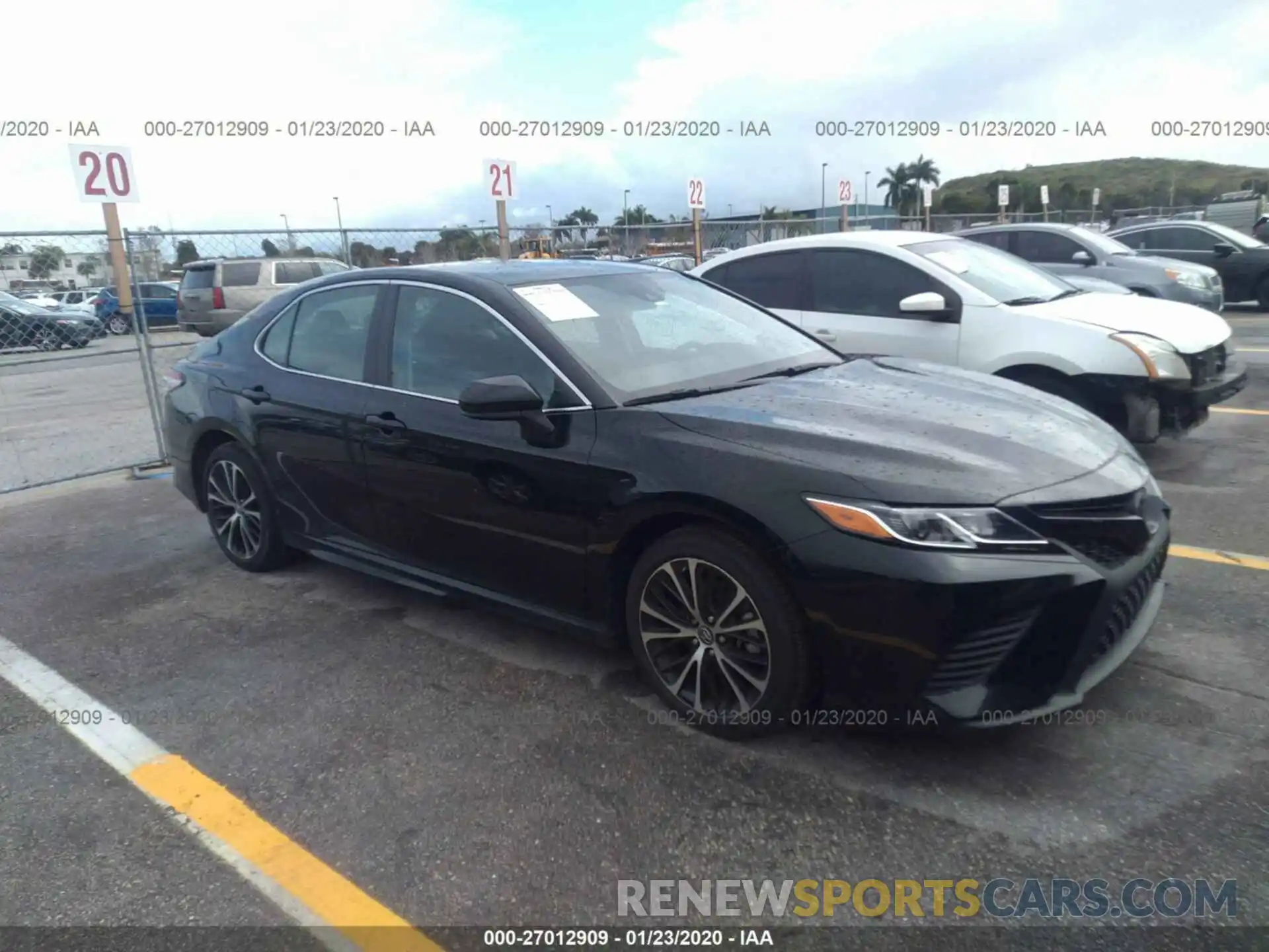 1 Photograph of a damaged car 4T1B11HK2KU198511 TOYOTA CAMRY 2019