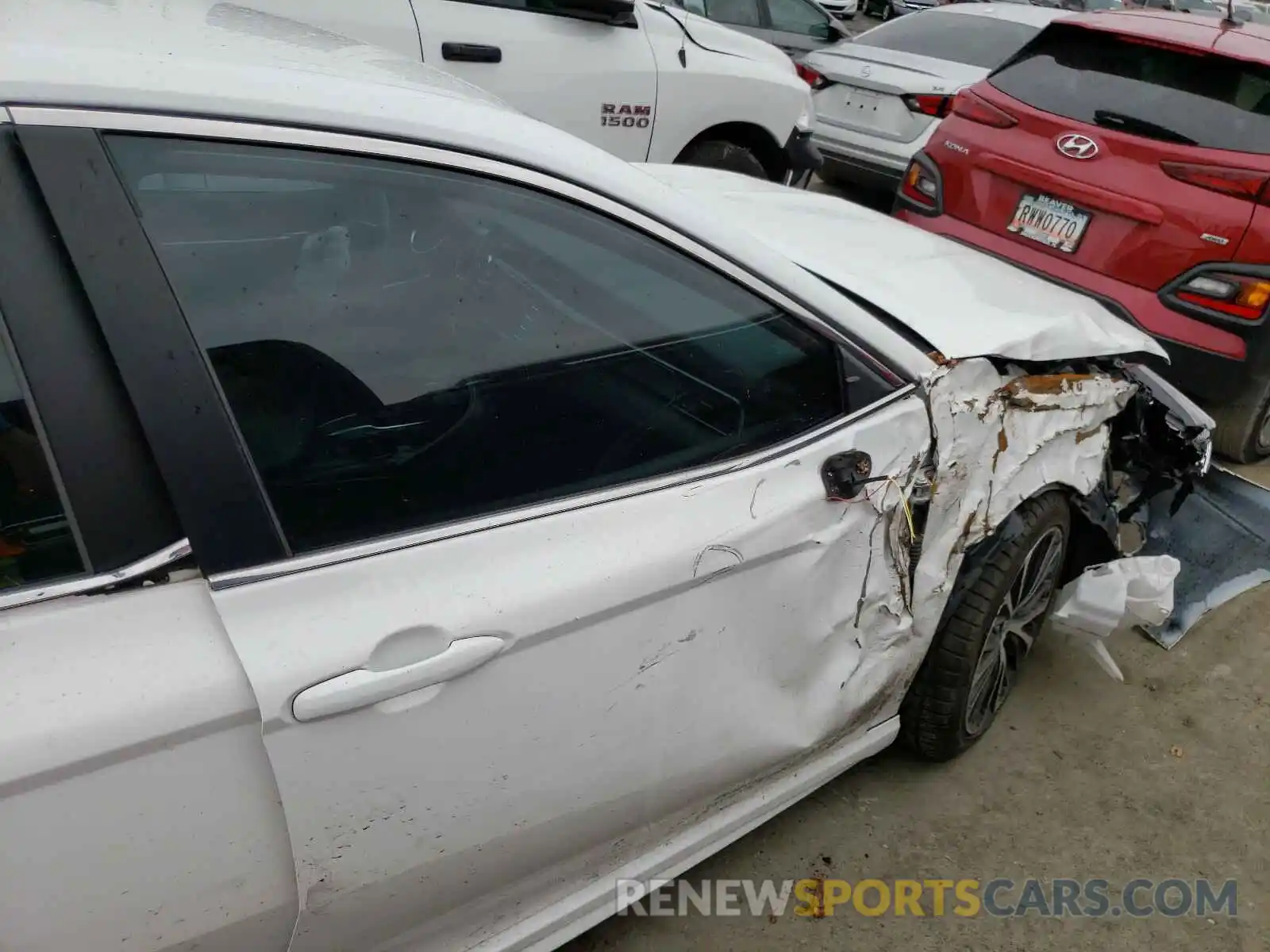 9 Photograph of a damaged car 4T1B11HK2KU202332 TOYOTA CAMRY 2019