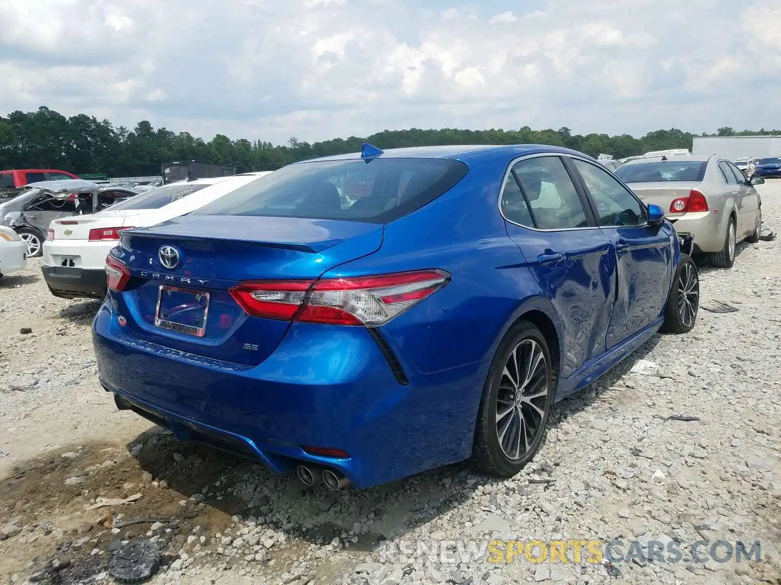 4 Photograph of a damaged car 4T1B11HK2KU202640 TOYOTA CAMRY 2019