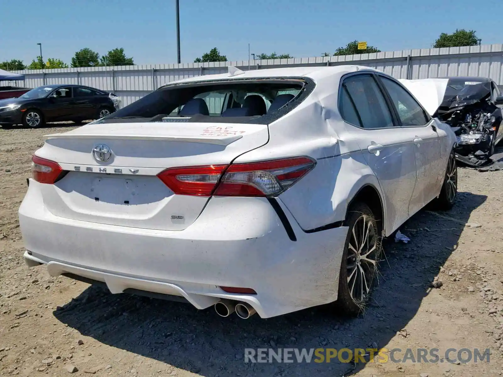 4 Photograph of a damaged car 4T1B11HK2KU203240 TOYOTA CAMRY 2019