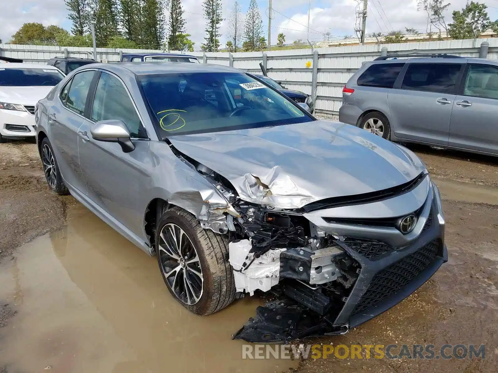 1 Photograph of a damaged car 4T1B11HK2KU204887 TOYOTA CAMRY 2019