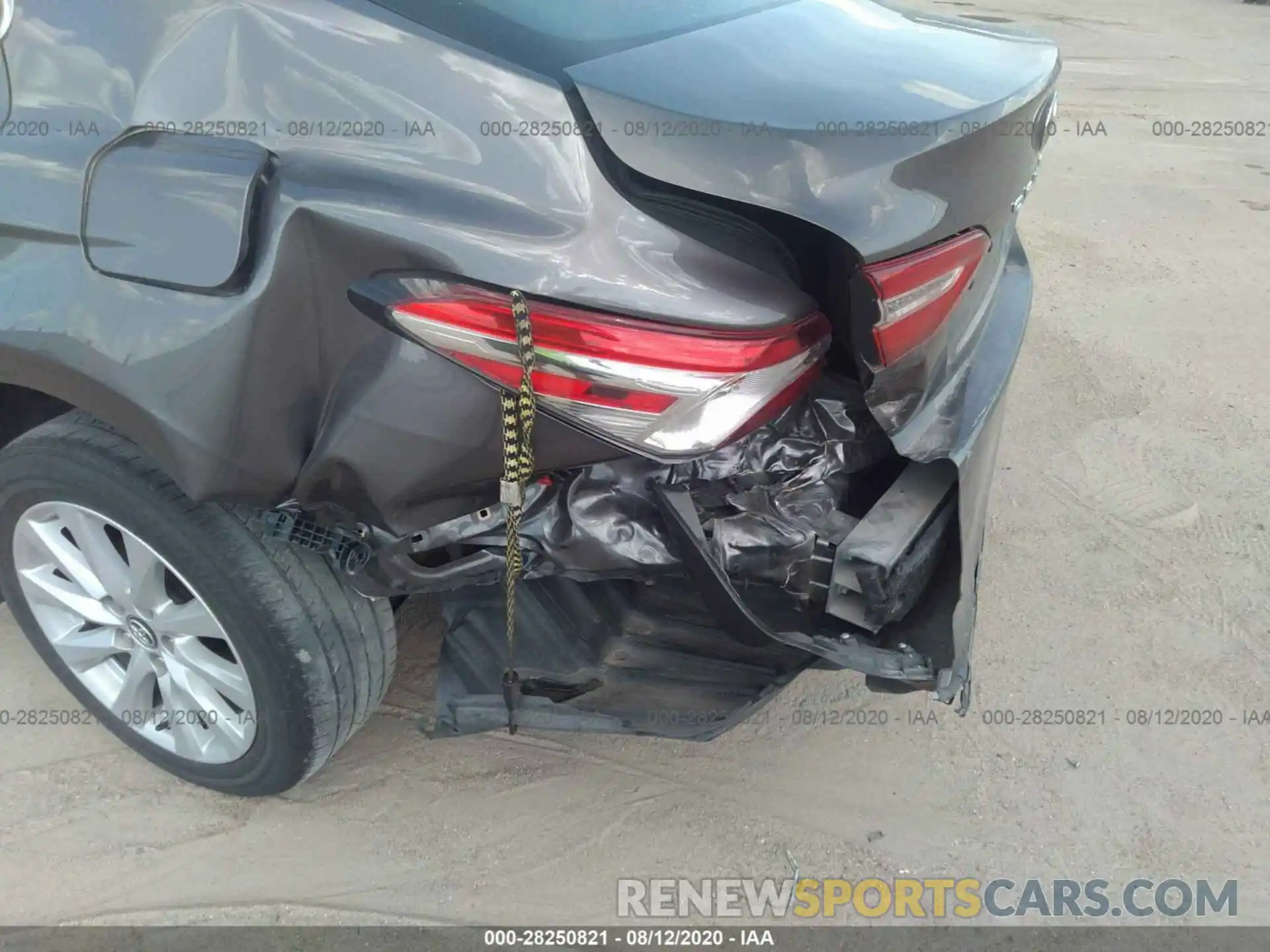 6 Photograph of a damaged car 4T1B11HK2KU205621 TOYOTA CAMRY 2019