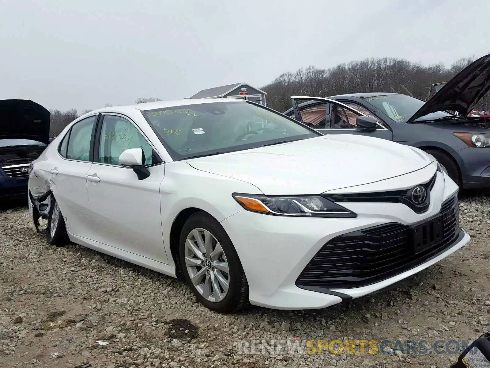 1 Photograph of a damaged car 4T1B11HK2KU208163 TOYOTA CAMRY 2019