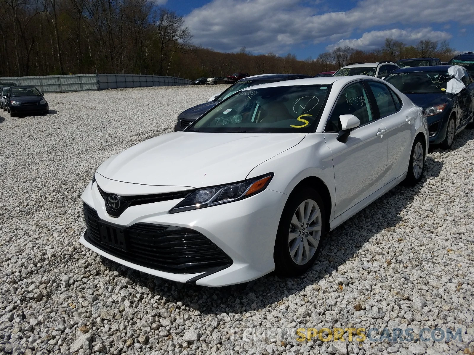 2 Photograph of a damaged car 4T1B11HK2KU208163 TOYOTA CAMRY 2019