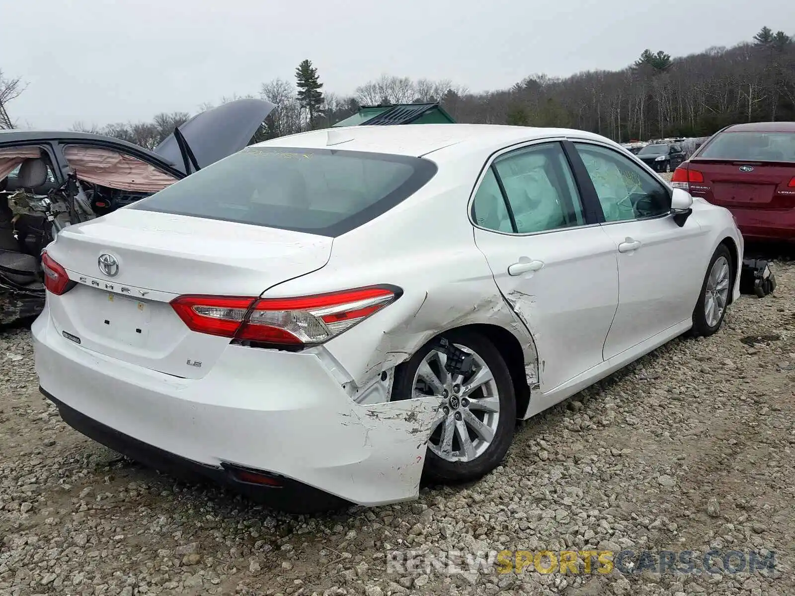 4 Photograph of a damaged car 4T1B11HK2KU208163 TOYOTA CAMRY 2019