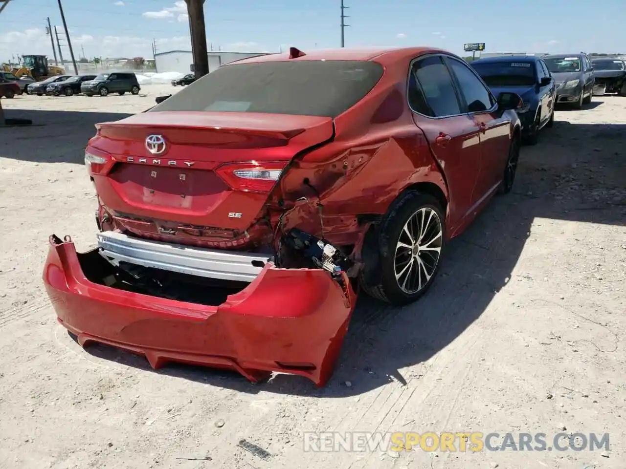 4 Photograph of a damaged car 4T1B11HK2KU208311 TOYOTA CAMRY 2019