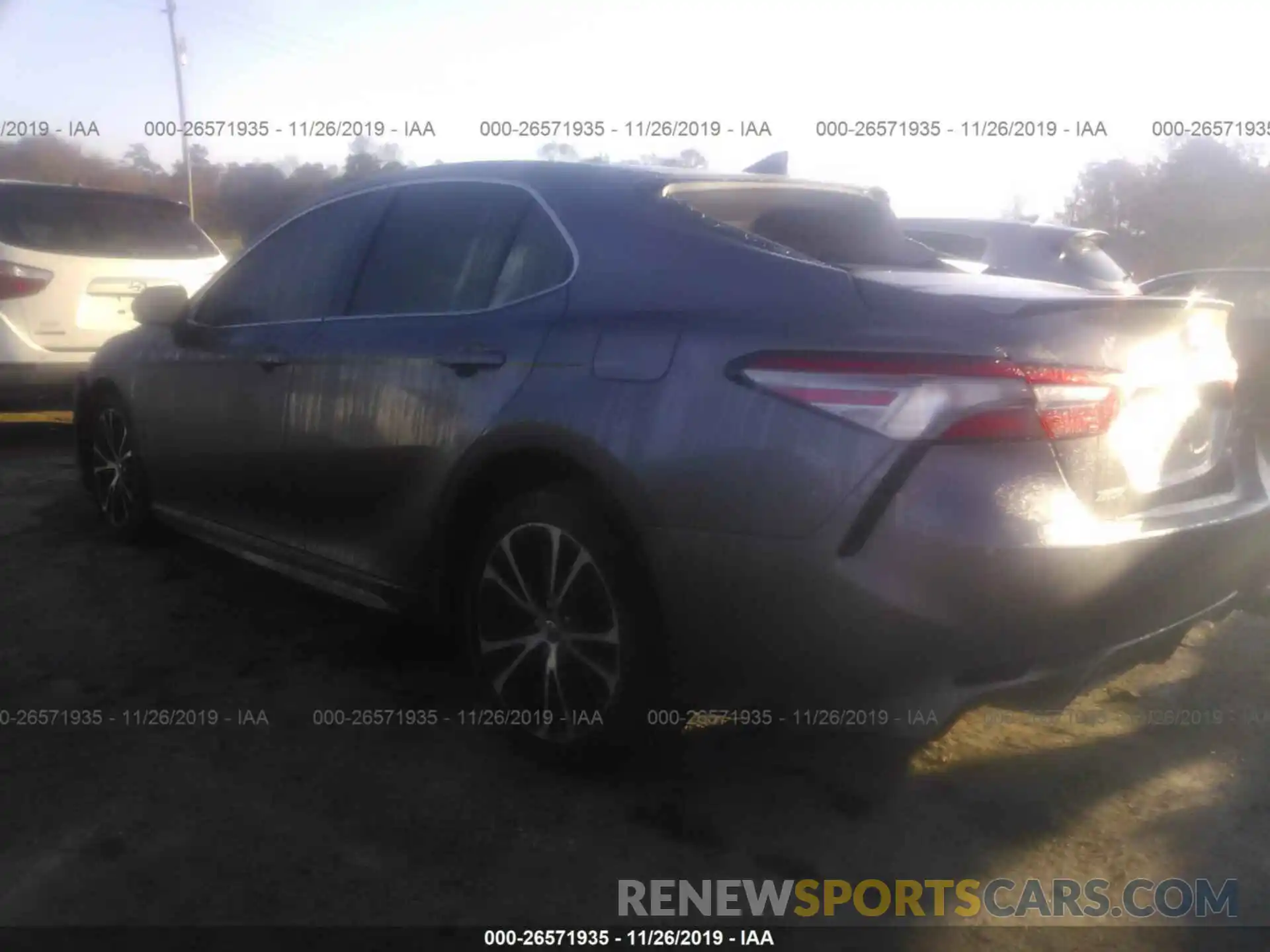 3 Photograph of a damaged car 4T1B11HK2KU209507 TOYOTA CAMRY 2019