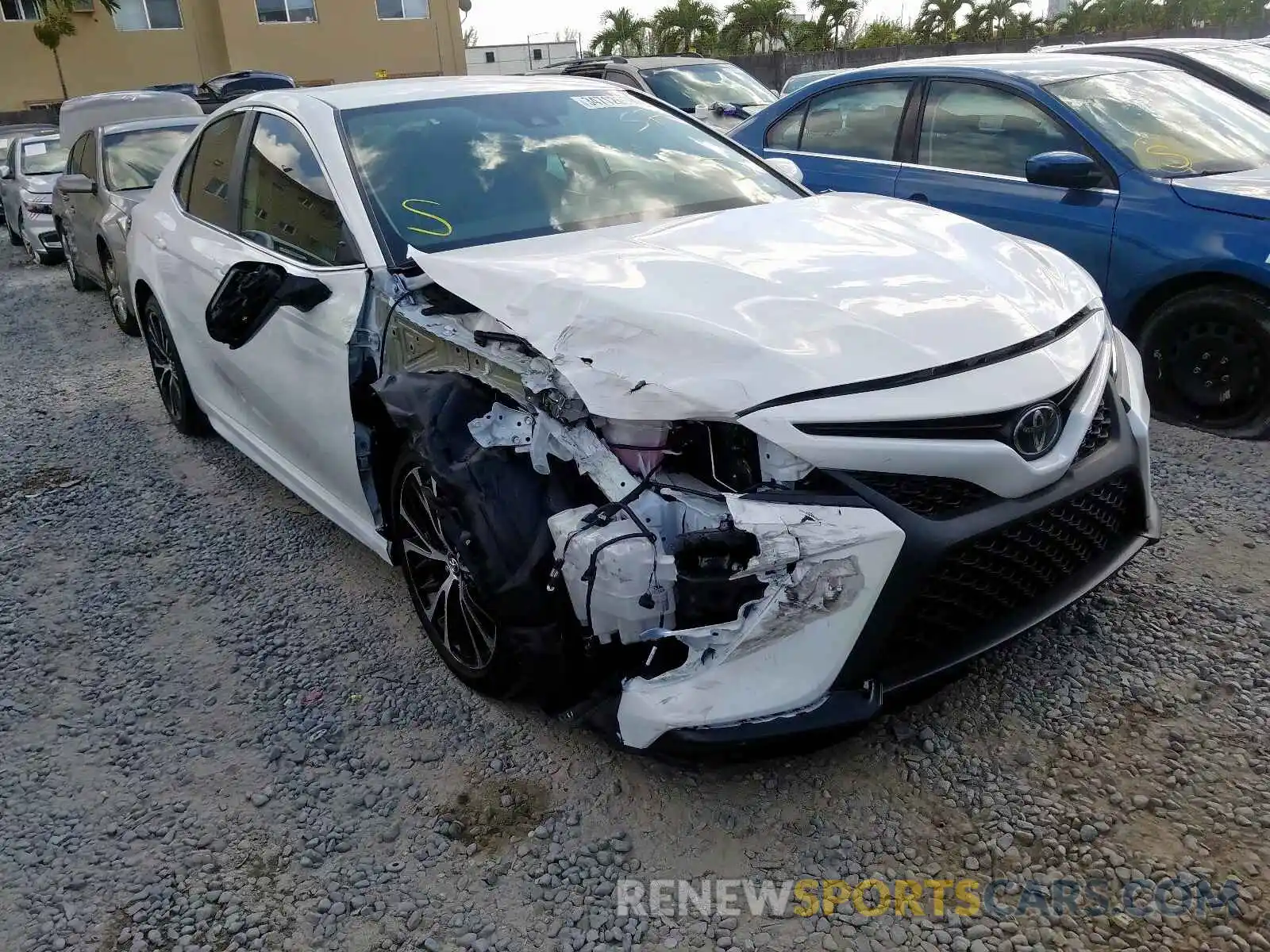 1 Photograph of a damaged car 4T1B11HK2KU210012 TOYOTA CAMRY 2019