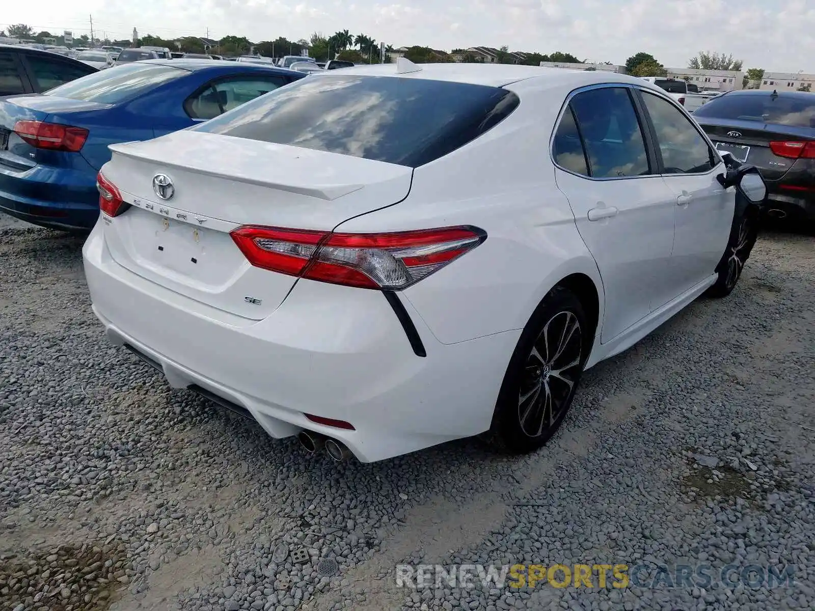 4 Photograph of a damaged car 4T1B11HK2KU210012 TOYOTA CAMRY 2019