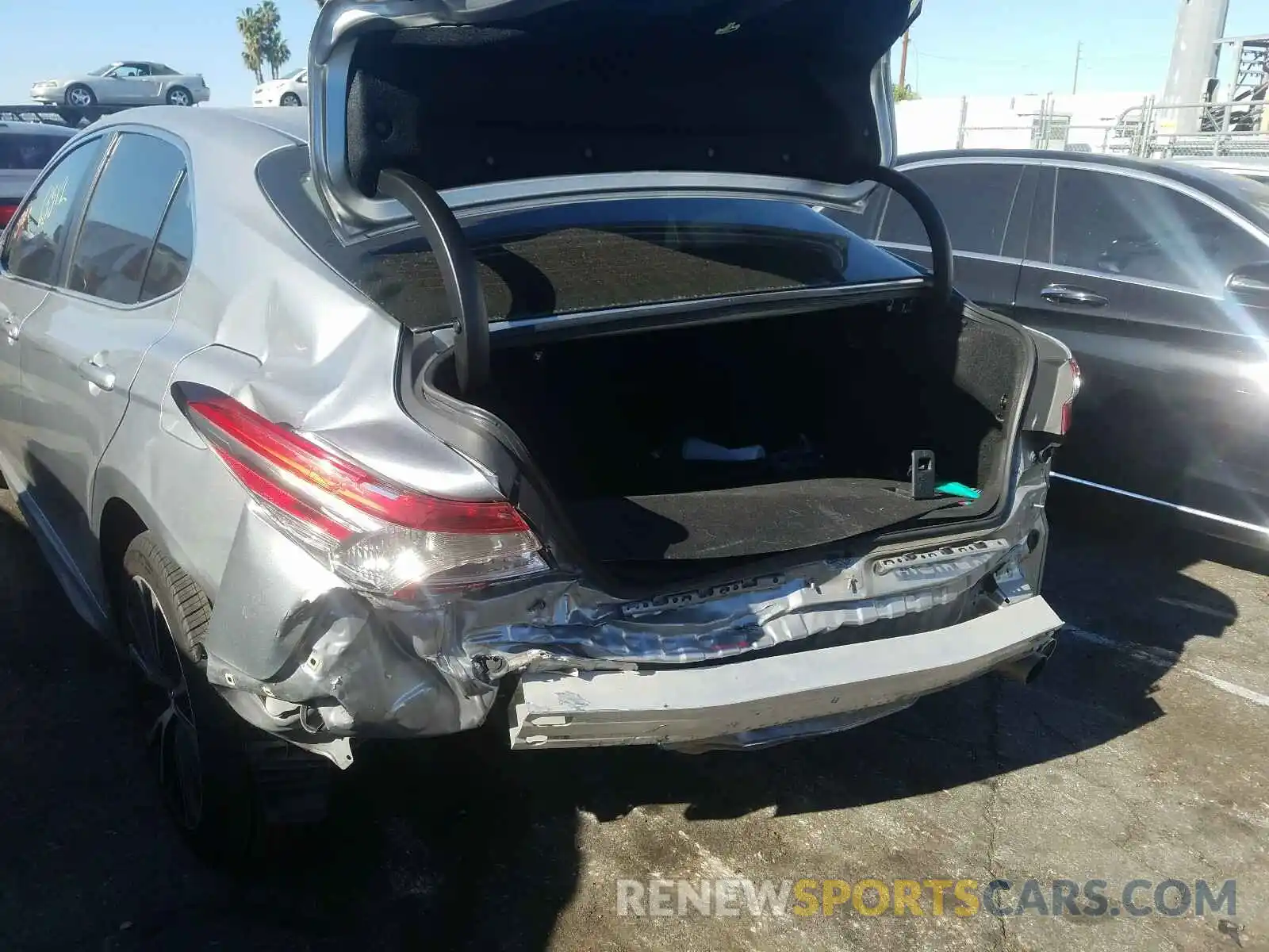 9 Photograph of a damaged car 4T1B11HK2KU210396 TOYOTA CAMRY 2019