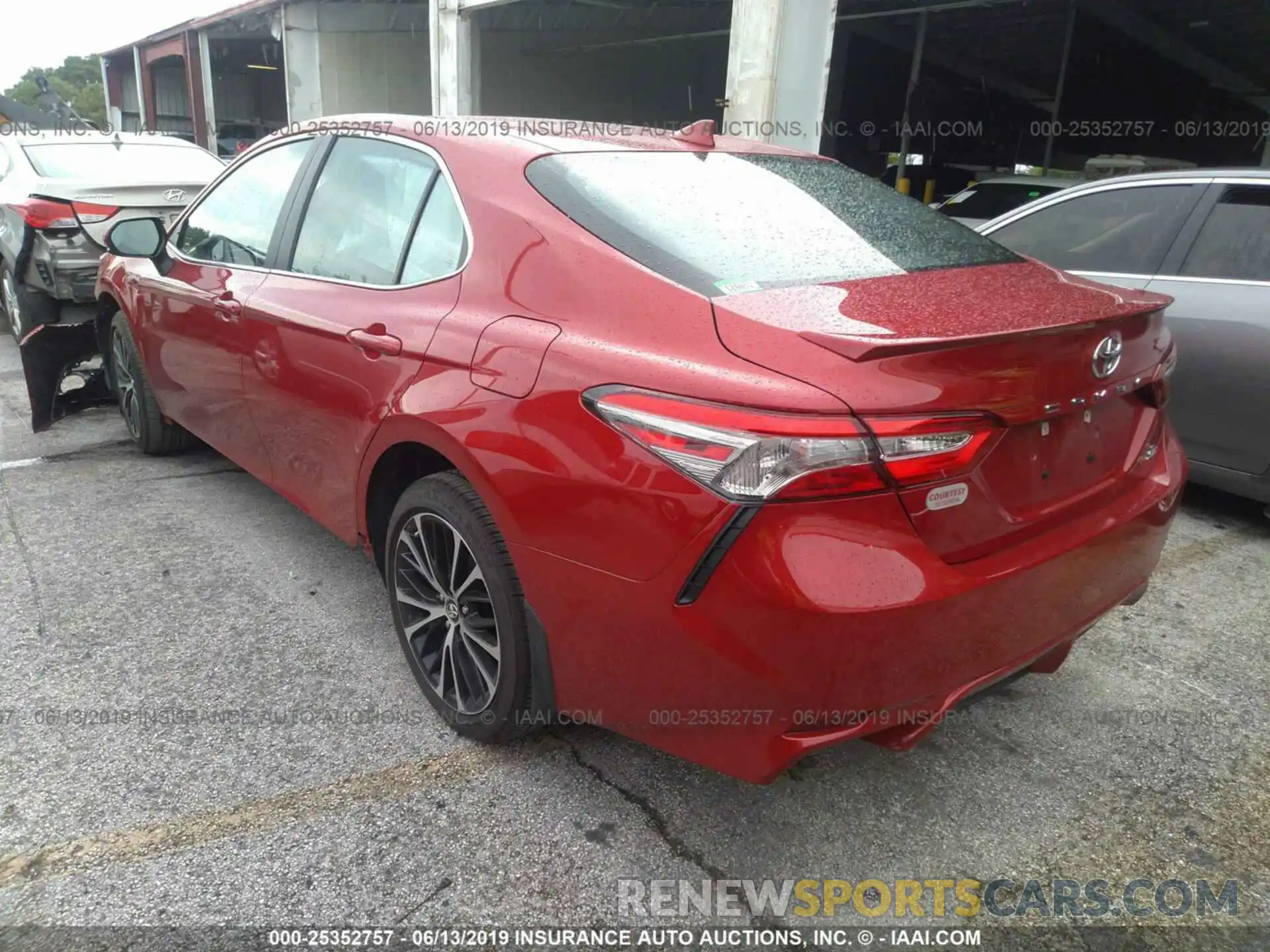 3 Photograph of a damaged car 4T1B11HK2KU212357 TOYOTA CAMRY 2019