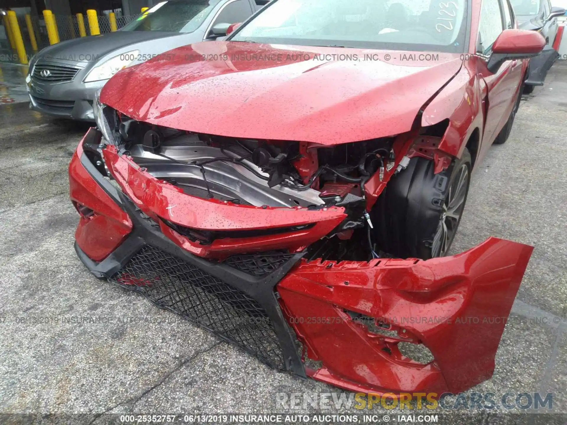 6 Photograph of a damaged car 4T1B11HK2KU212357 TOYOTA CAMRY 2019