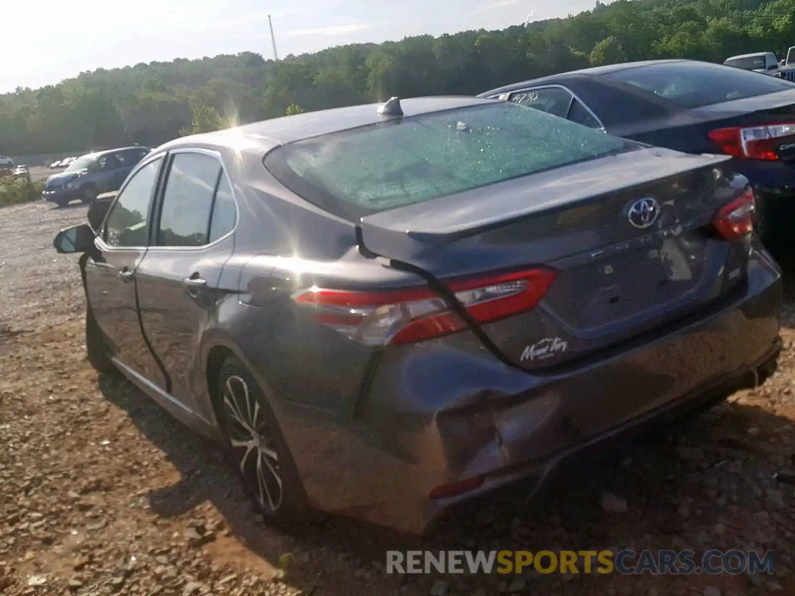 3 Photograph of a damaged car 4T1B11HK2KU212424 TOYOTA CAMRY 2019