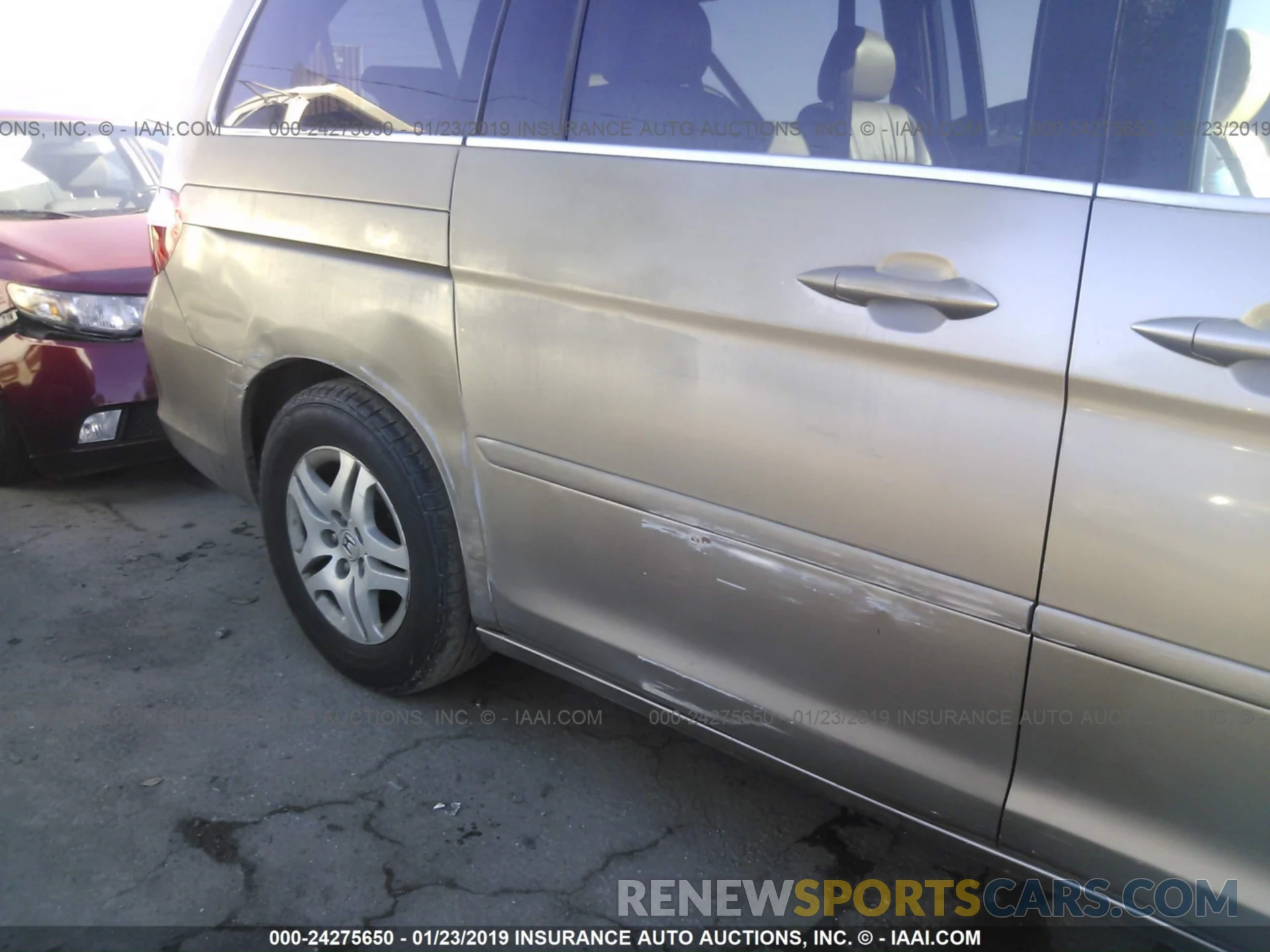 6 Photograph of a damaged car 4T1B11HK2KU215095 TOYOTA CAMRY 2019