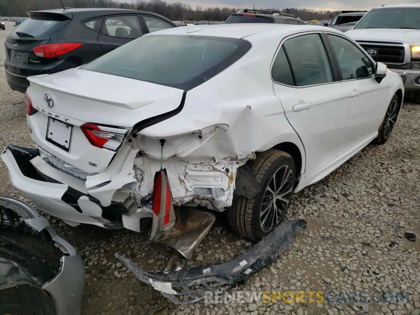 4 Фотография поврежденного автомобиля 4T1B11HK2KU215601 TOYOTA CAMRY 2019