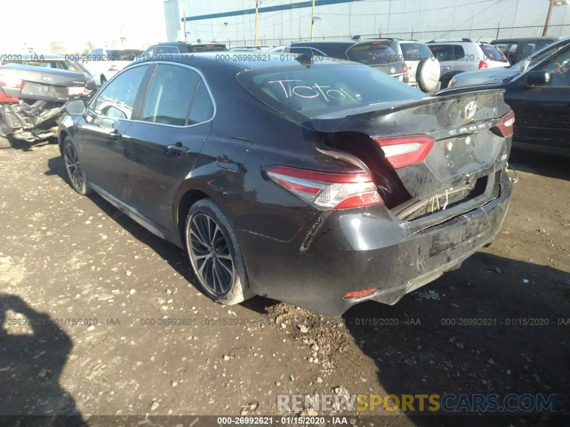 3 Фотография поврежденного автомобиля 4T1B11HK2KU216165 TOYOTA CAMRY 2019