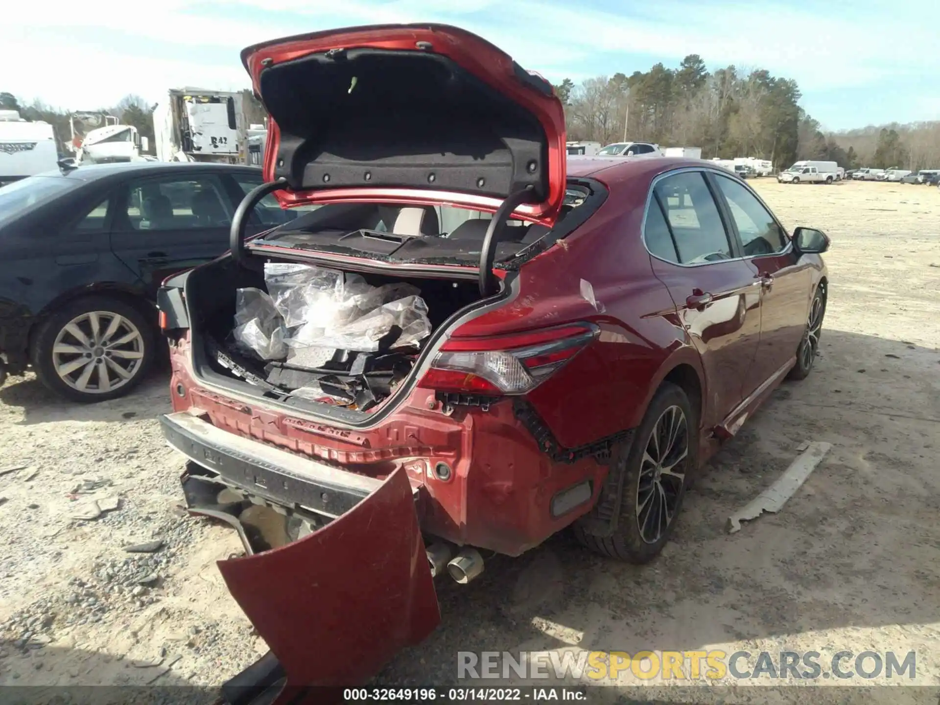 4 Photograph of a damaged car 4T1B11HK2KU216537 TOYOTA CAMRY 2019