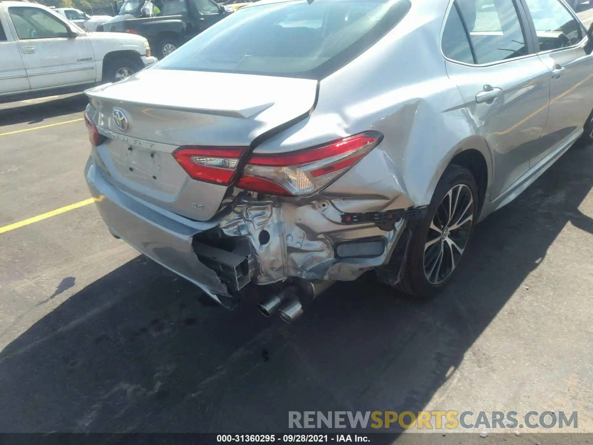 6 Photograph of a damaged car 4T1B11HK2KU217560 TOYOTA CAMRY 2019