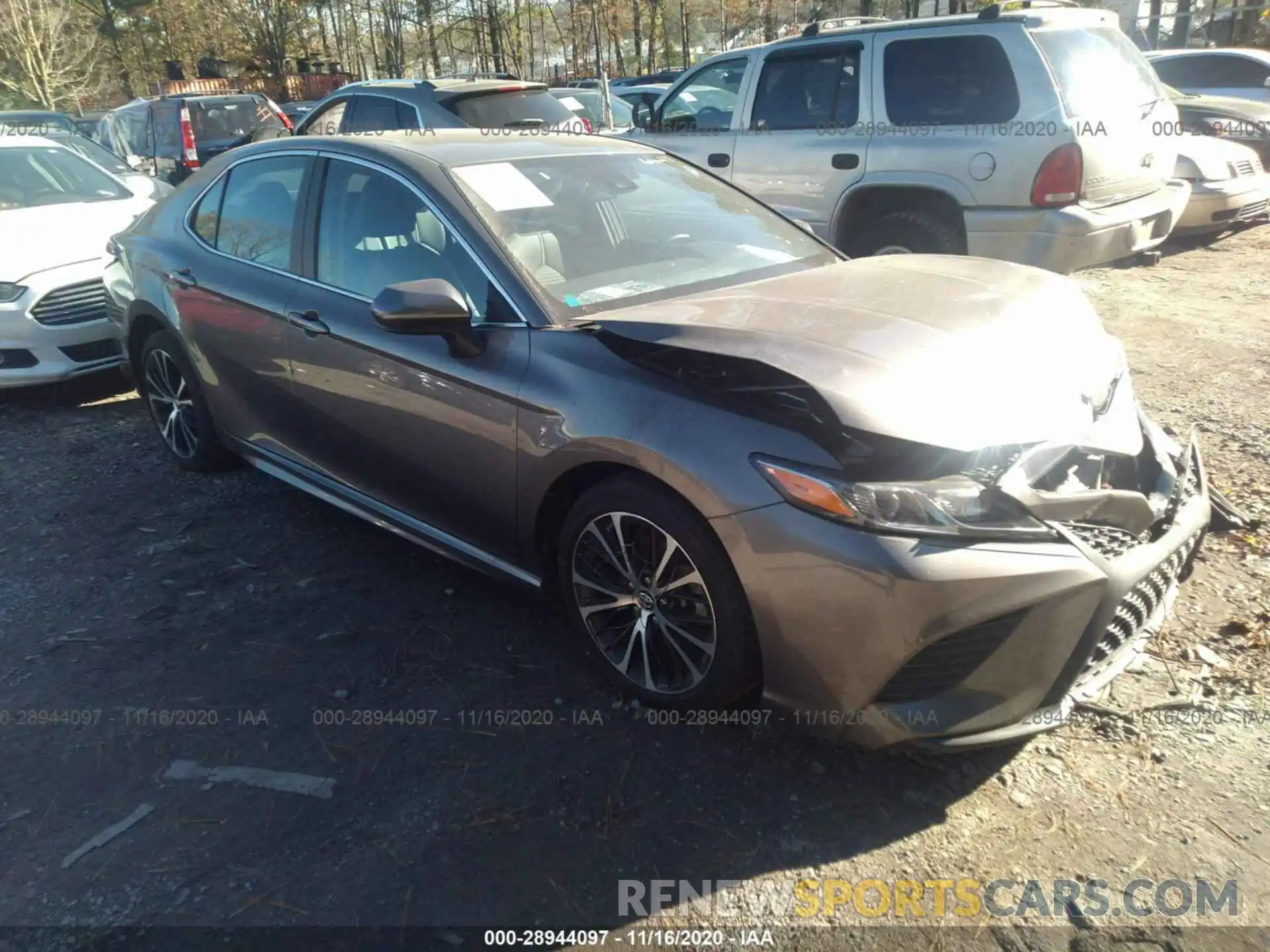 1 Photograph of a damaged car 4T1B11HK2KU221334 TOYOTA CAMRY 2019