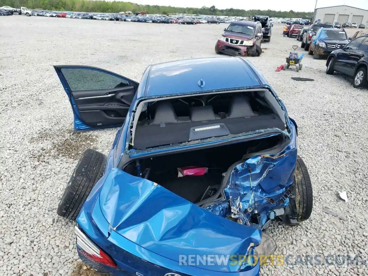 9 Photograph of a damaged car 4T1B11HK2KU221348 TOYOTA CAMRY 2019