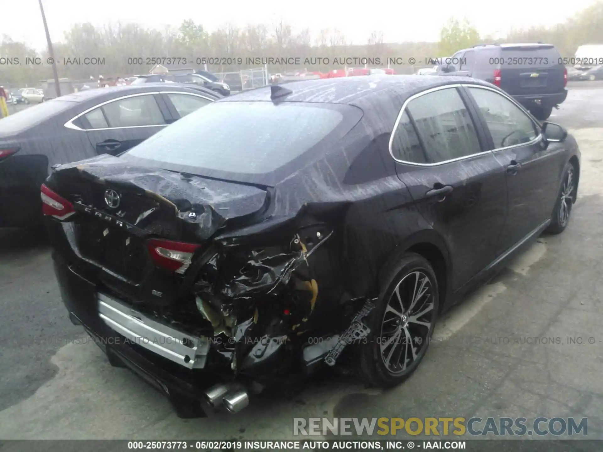 4 Photograph of a damaged car 4T1B11HK2KU221351 TOYOTA CAMRY 2019