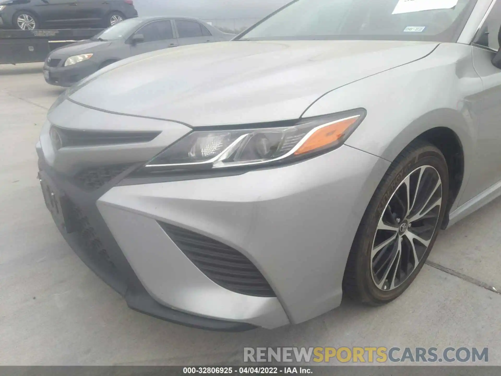 6 Photograph of a damaged car 4T1B11HK2KU222063 TOYOTA CAMRY 2019