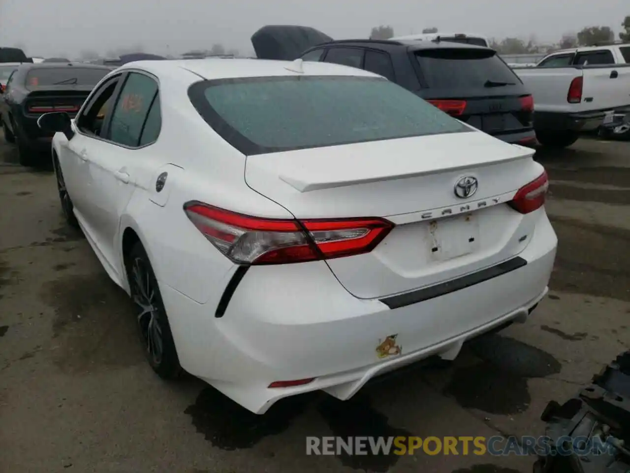 3 Photograph of a damaged car 4T1B11HK2KU225075 TOYOTA CAMRY 2019