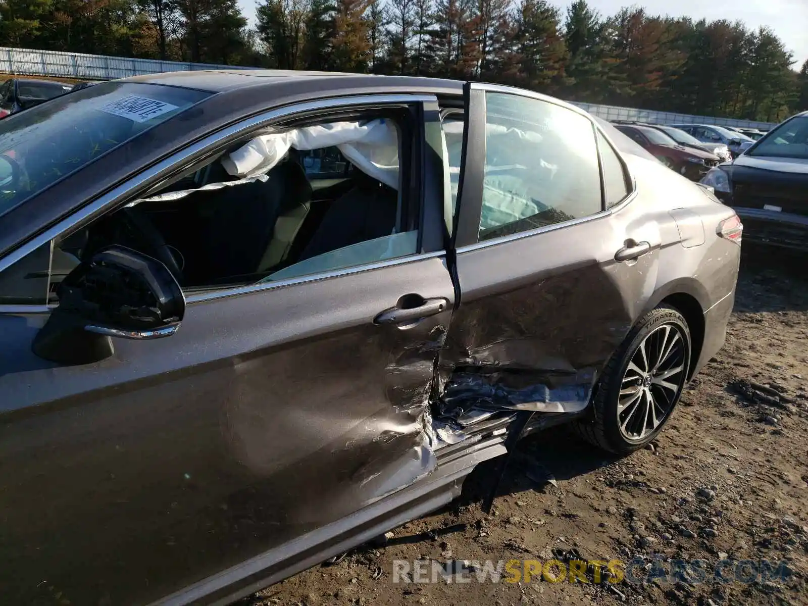 9 Photograph of a damaged car 4T1B11HK2KU225464 TOYOTA CAMRY 2019