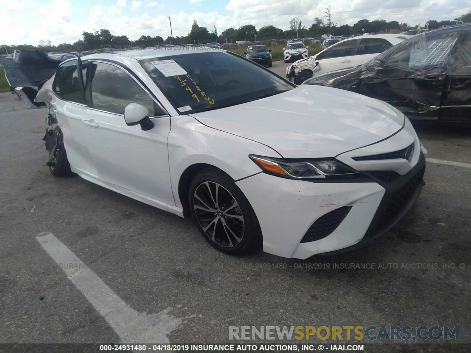 1 Photograph of a damaged car 4T1B11HK2KU225710 TOYOTA CAMRY 2019