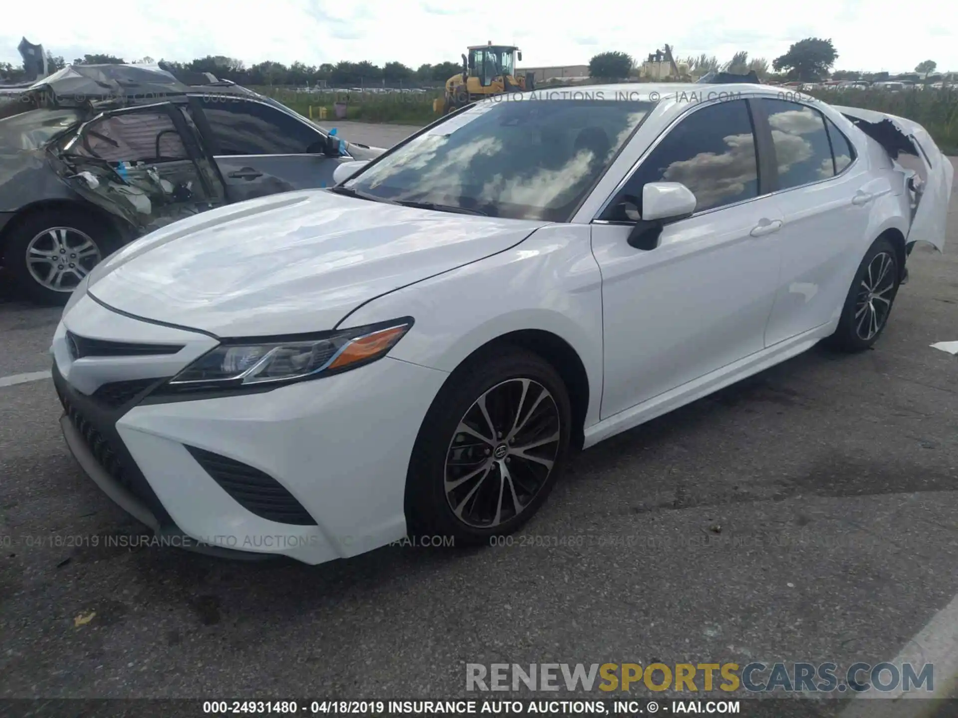 2 Photograph of a damaged car 4T1B11HK2KU225710 TOYOTA CAMRY 2019