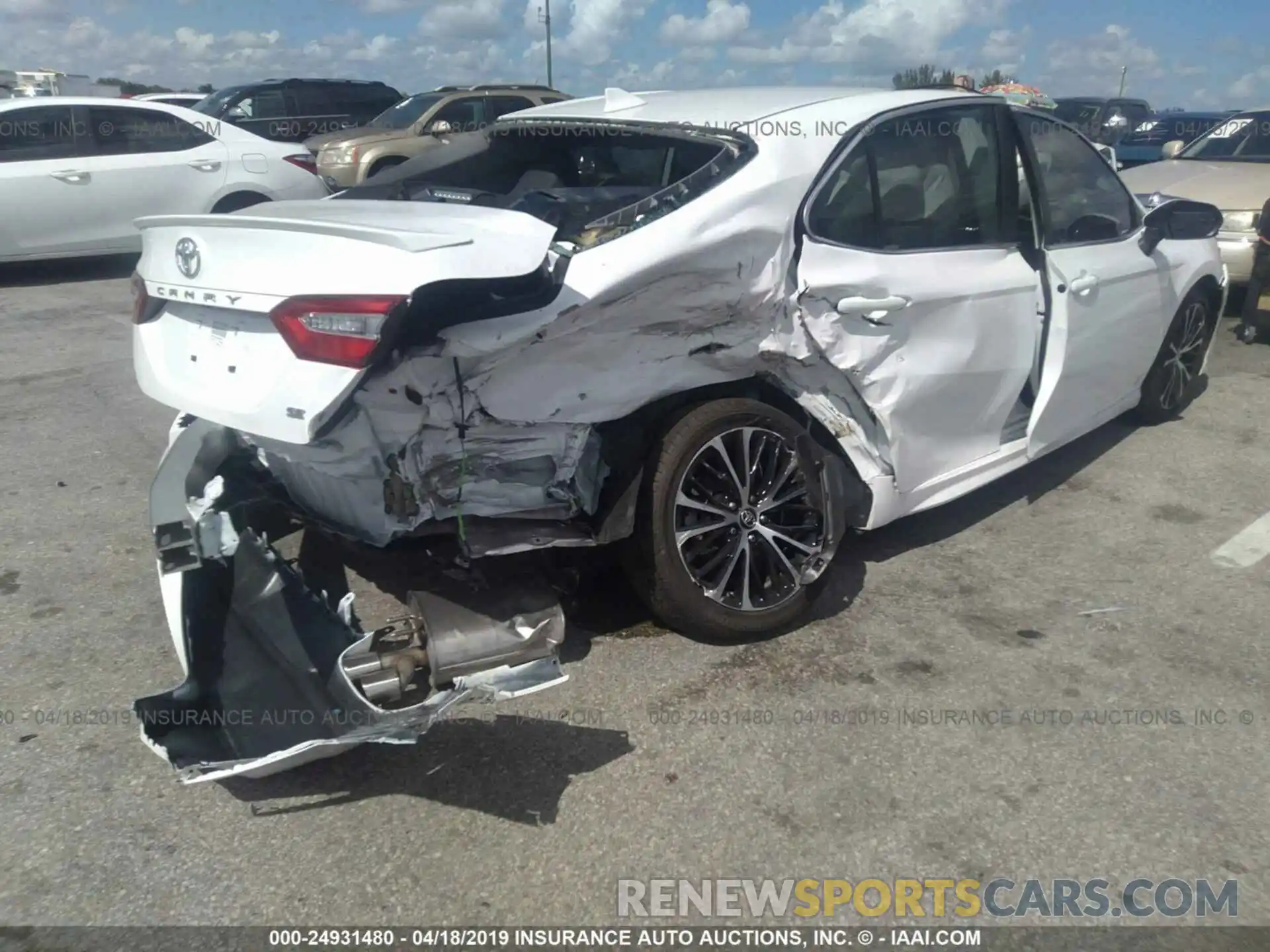 6 Photograph of a damaged car 4T1B11HK2KU225710 TOYOTA CAMRY 2019