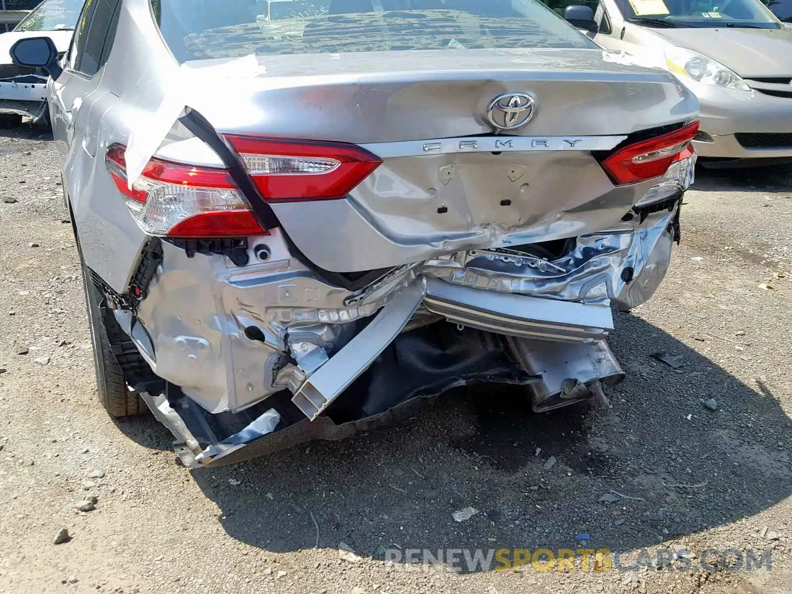 9 Фотография поврежденного автомобиля 4T1B11HK2KU225884 TOYOTA CAMRY 2019