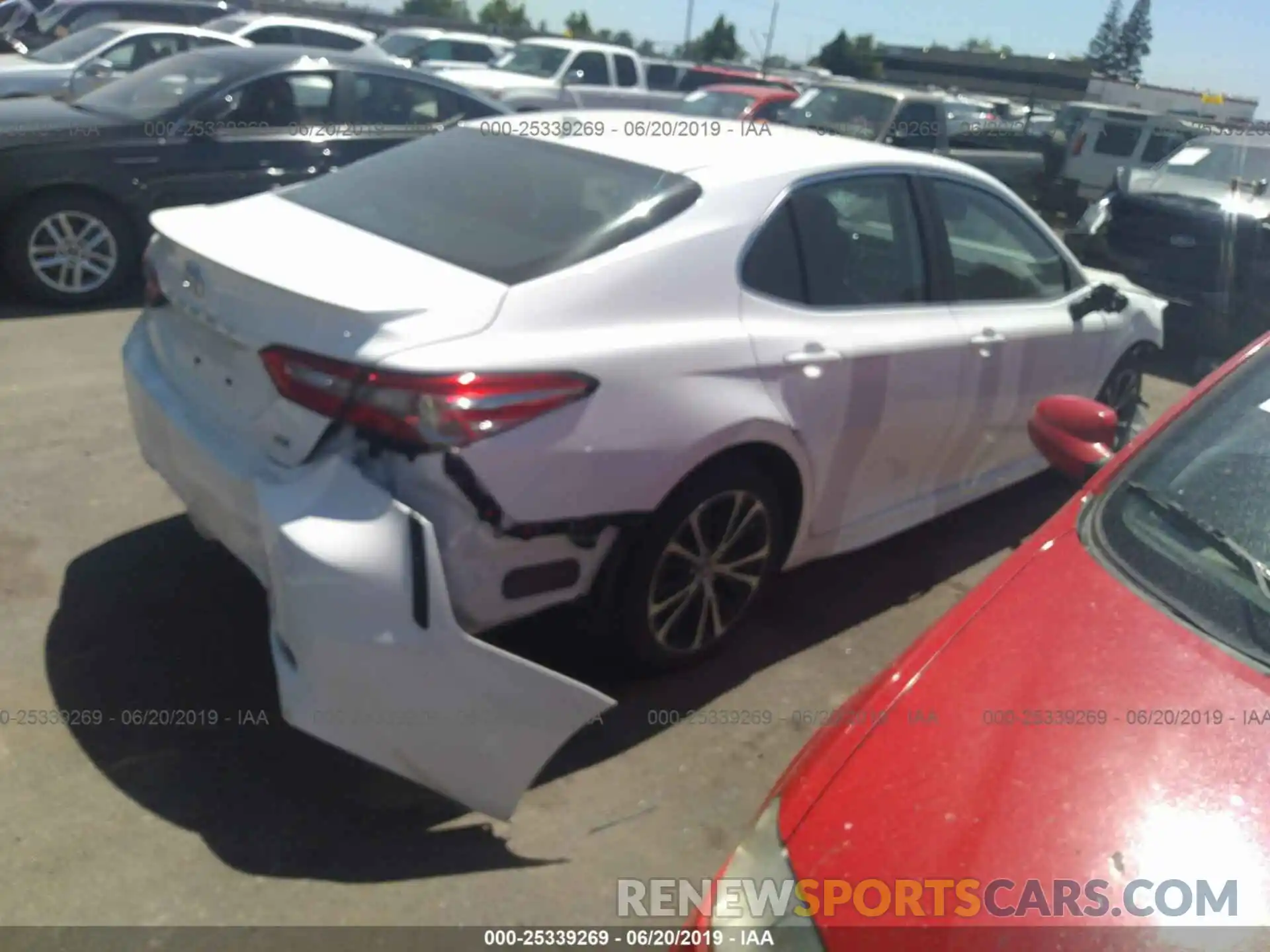 4 Photograph of a damaged car 4T1B11HK2KU226842 TOYOTA CAMRY 2019