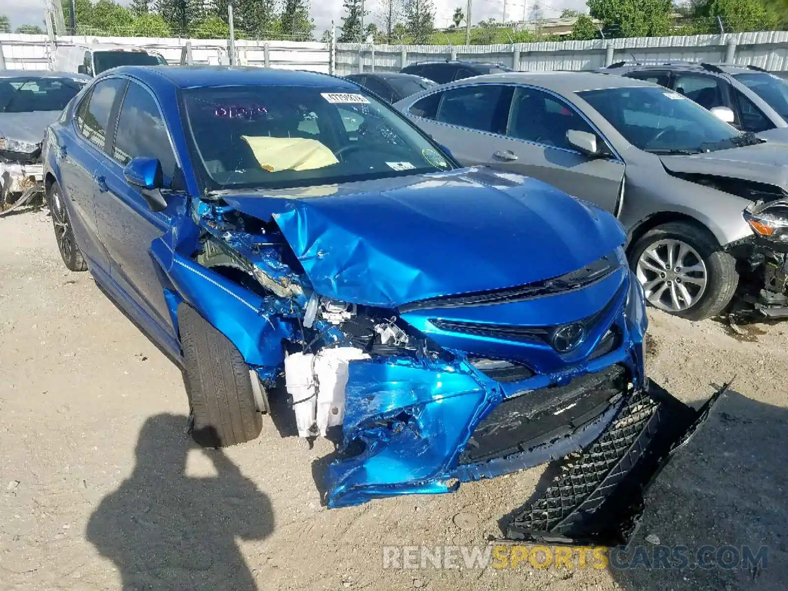 1 Photograph of a damaged car 4T1B11HK2KU228431 TOYOTA CAMRY 2019